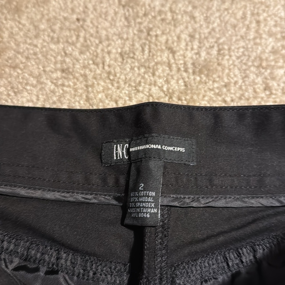 Y2K black capris with detailed front pockets size 2 - Picture 3 of 6